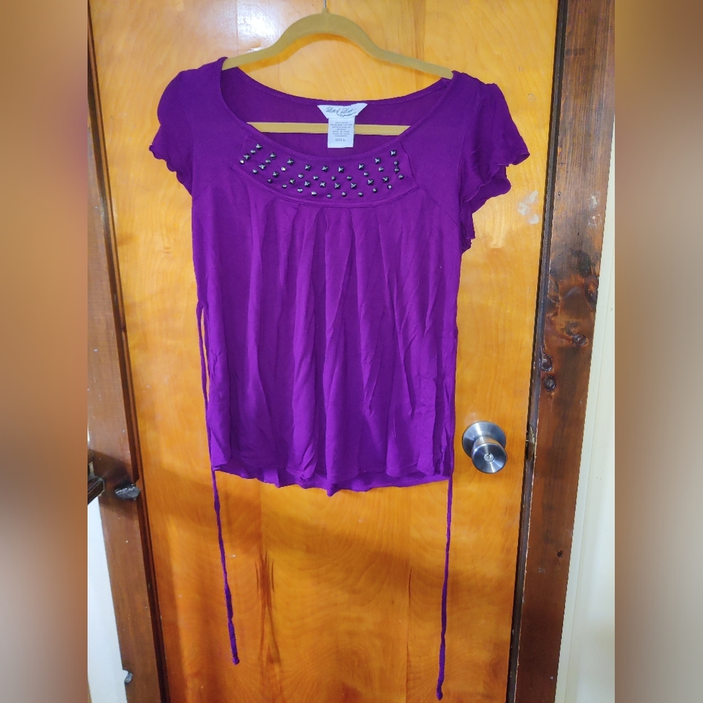 Woman's large purple shirt